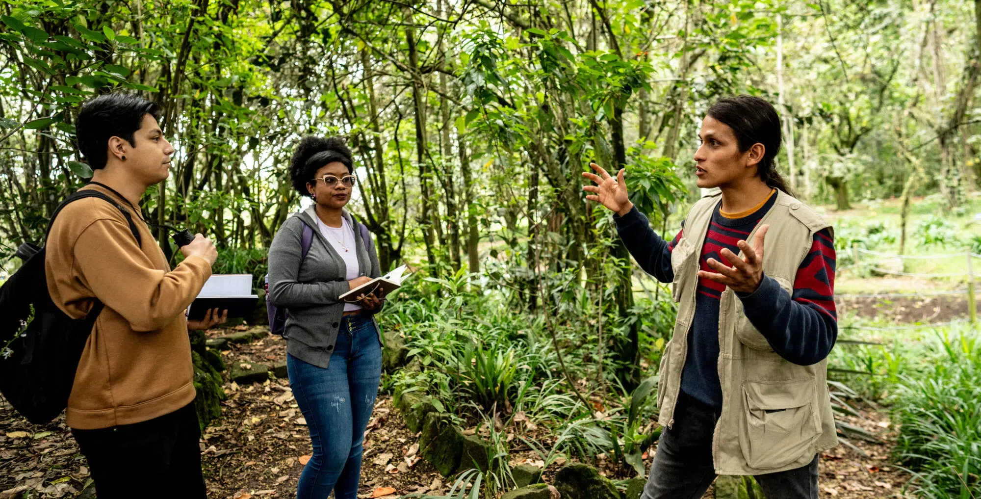 c. Frazao Studio Latino - students on expedition